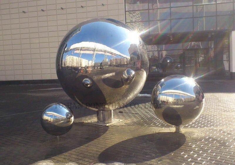 stainless steel sculpture in Russia