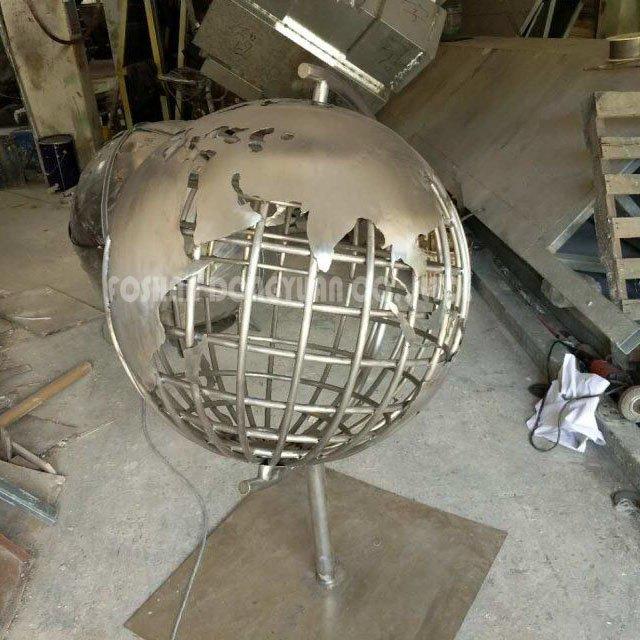 1.5 Meter/5 Feet Tall Decorative World Map Globe
