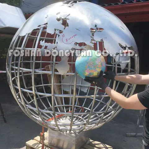 2 Meter Decorative Stainless Steel Gadern Ball with World Map