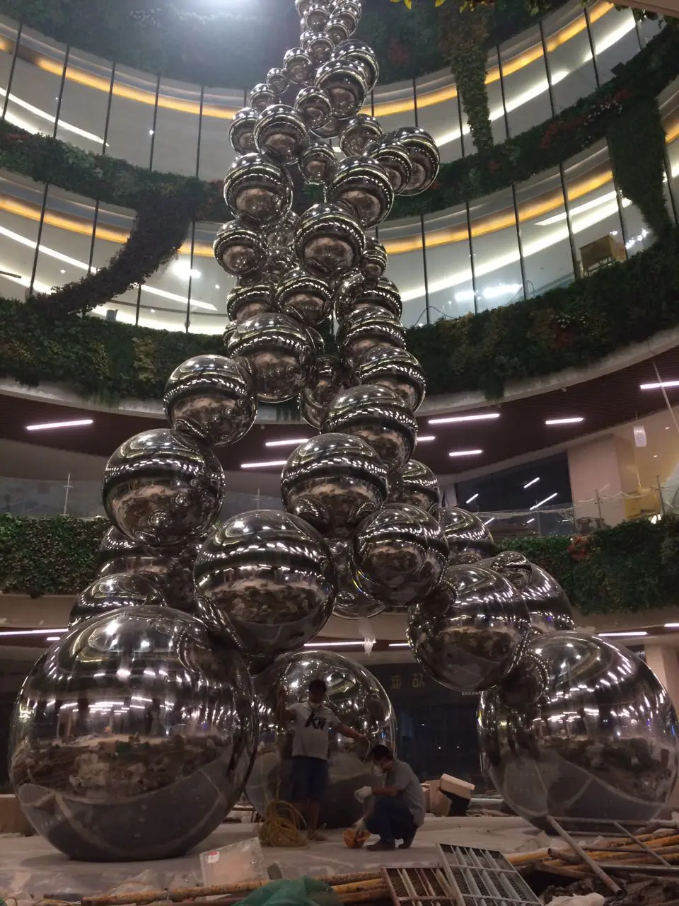 Matel balls for big shopping mall